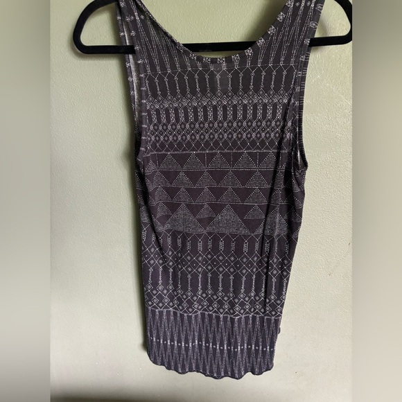 H&M Tank - Picture 4 of 4